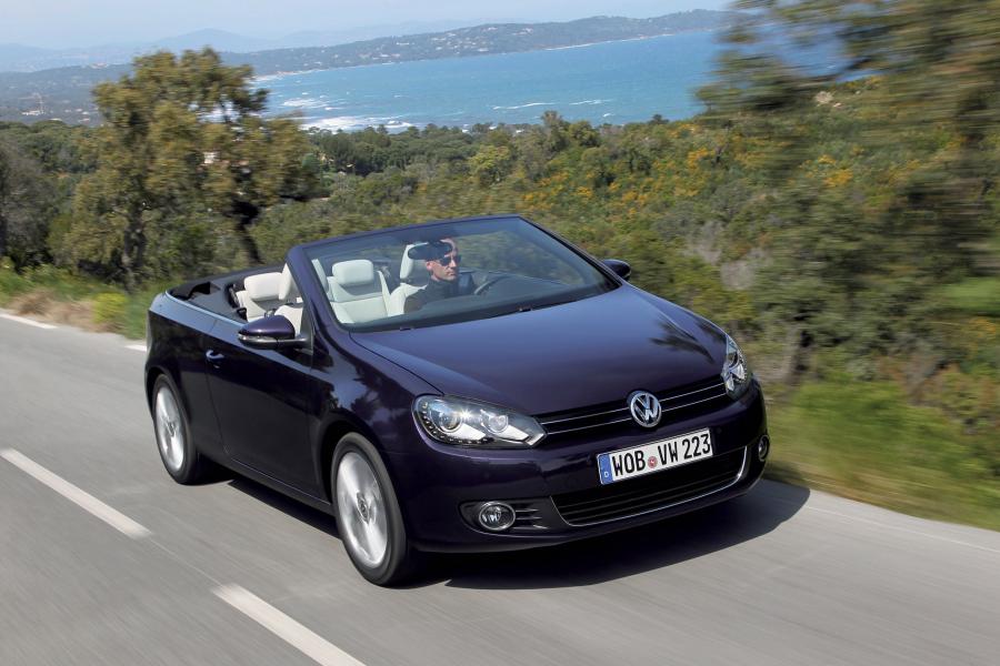  Volkswagen Golf Cabrio 2011 года  (фото 26 из 69)